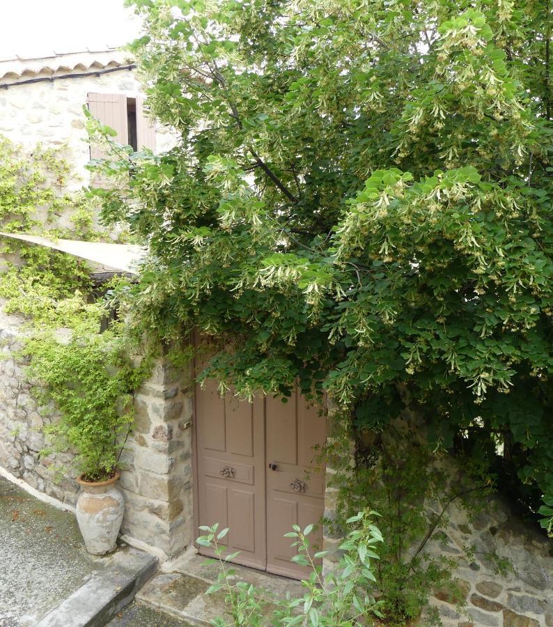 Les Vieux Murs Montfort  Екстериор снимка