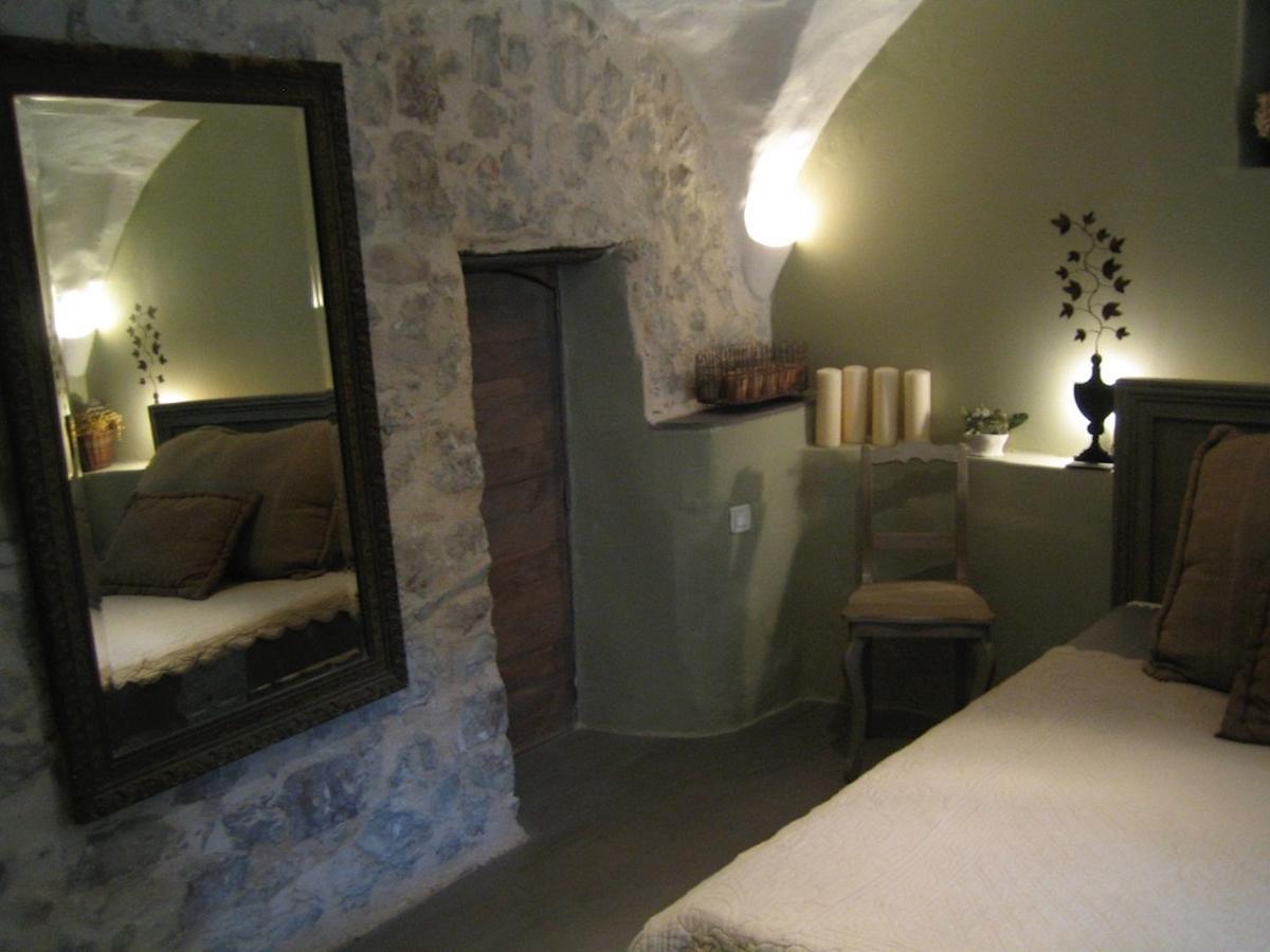 Les Vieux Murs Montfort  Екстериор снимка