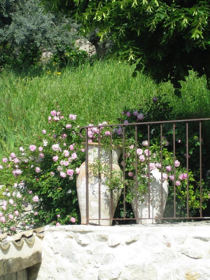 Les Vieux Murs Montfort  Екстериор снимка